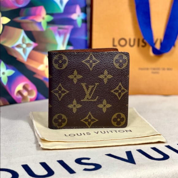Louis Vuitton Other - ✨💎AUTHENTIC💎✨ Louis Vuitton Men’s Wallet